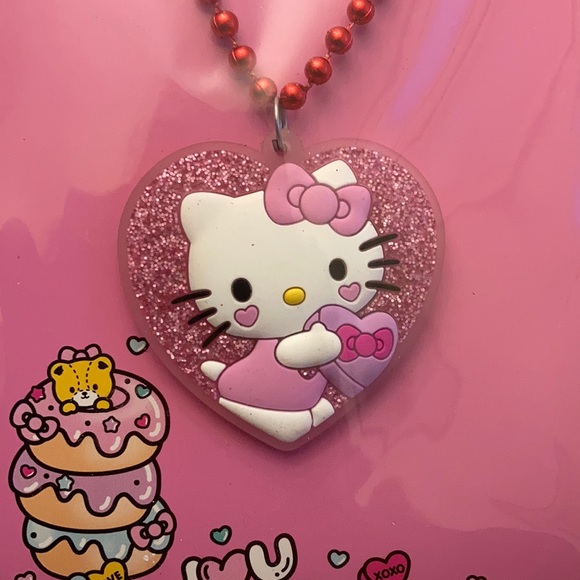 ⚜️Sanrio Hello Kitty Valentines Flashing Necklace - Picture 3 of 3